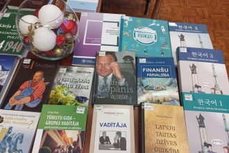 Grāmatu fondus papildina projekta “Vērtīgo grāmatu iepirkums Latvijas publiskajām bibliotēkām 2021” grāmatas