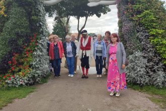 Seniori – ziedu fantāzijas ielenkumā Lietuvā