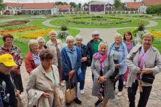 Seniori – ziedu fantāzijas ielenkumā Lietuvā
